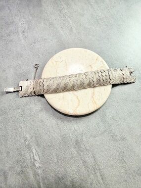 Vintage Wide Textured Silver Tone Fish Tail Design Bracelet With Safety Clasp